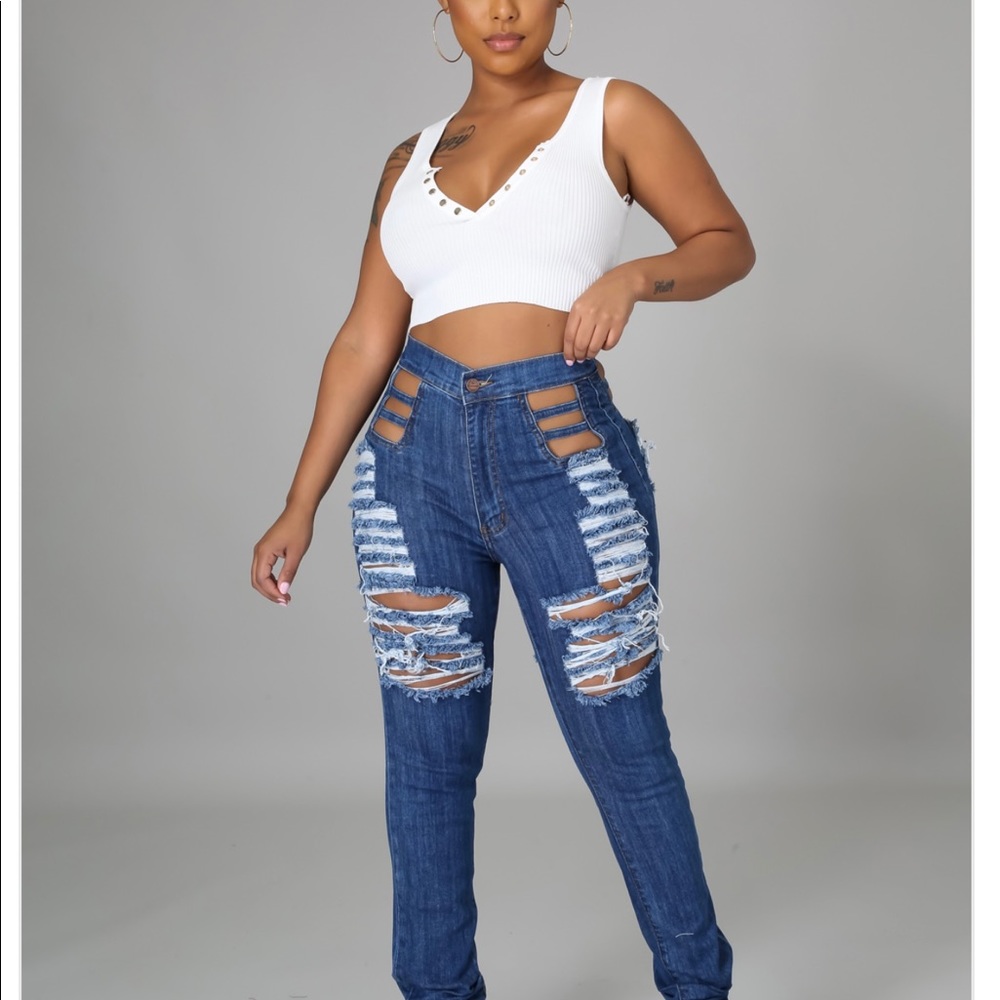 🦋Aphrodite🦋 Bold Statement Jeans - Picture 6 of 9